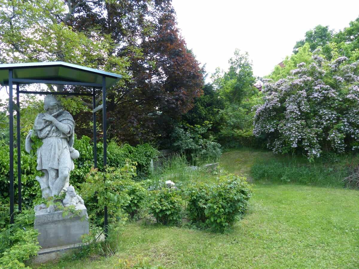 Dr. Langeder Immobilien | Facility-Management Mödling: Effiziente Immobilienverwaltung & Facility-Management, die Mehrwert schafft. Vertrauen Sie auf unsere Expertise.